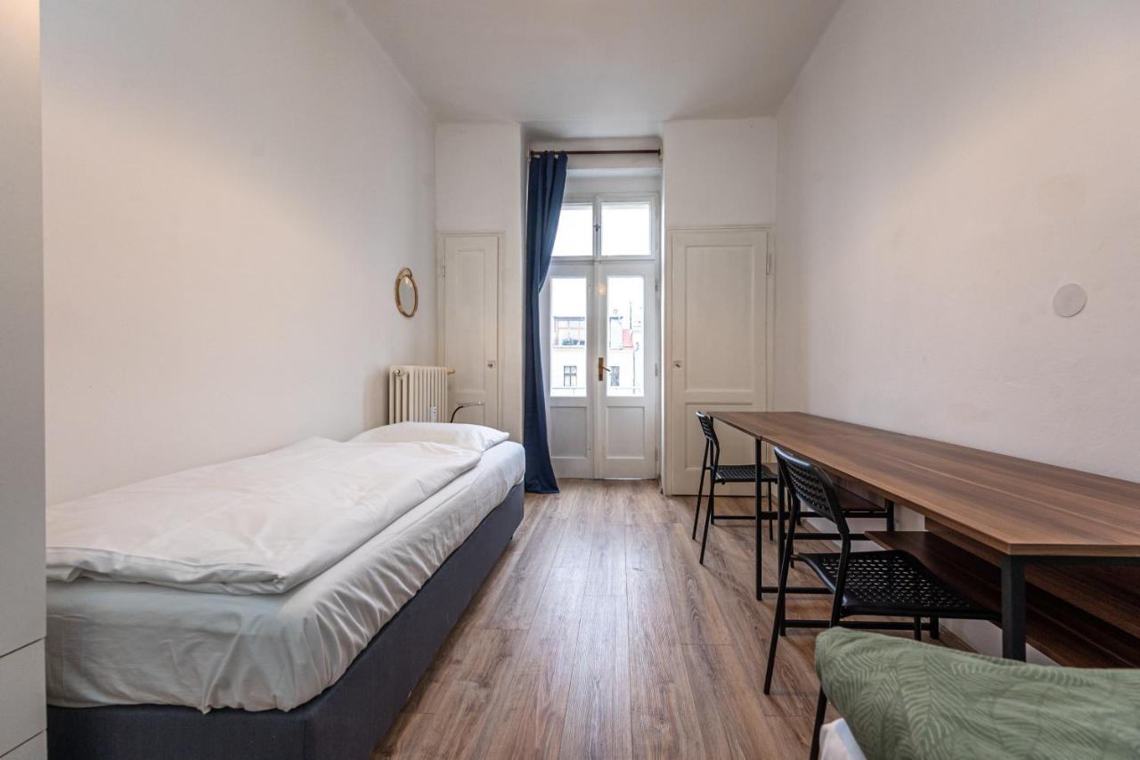 Apartments Safarikova 18 Prague Exterior photo