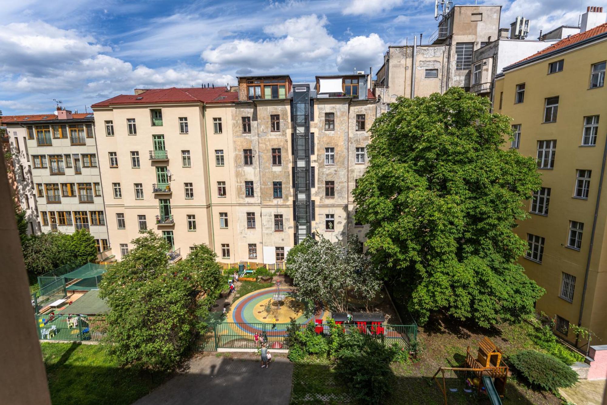 Apartments Safarikova 18 Prague Exterior photo