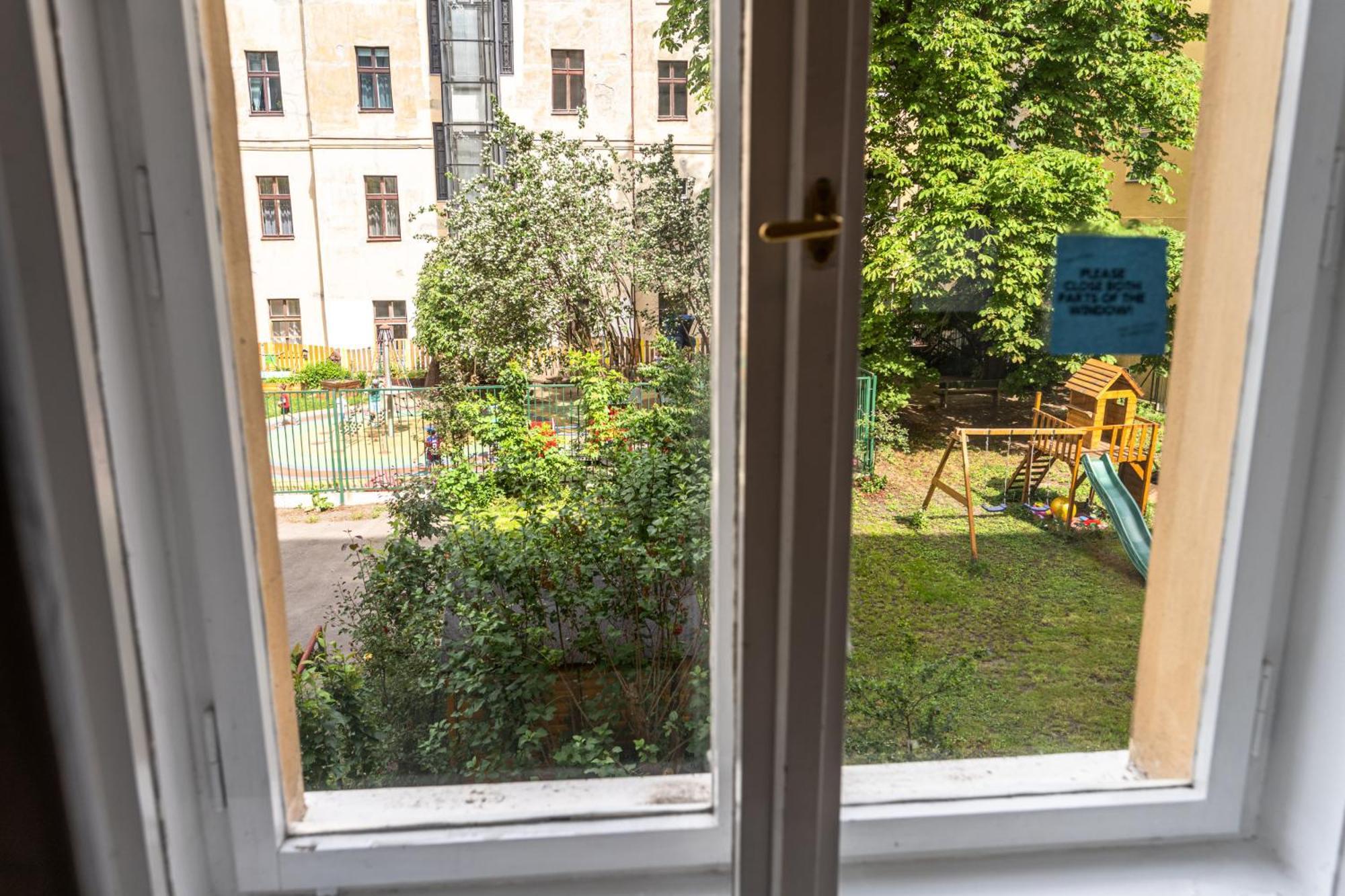 Apartments Safarikova 18 Prague Exterior photo